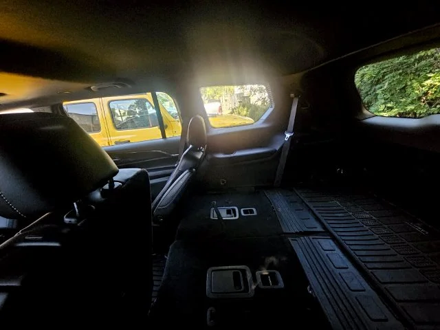 Used 2021 White Jeep Altitude image 6