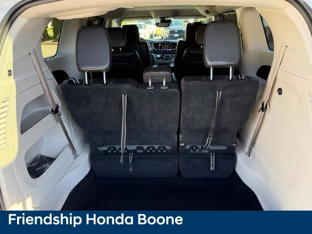 Used 2022 White Chrysler Touring L image 37
