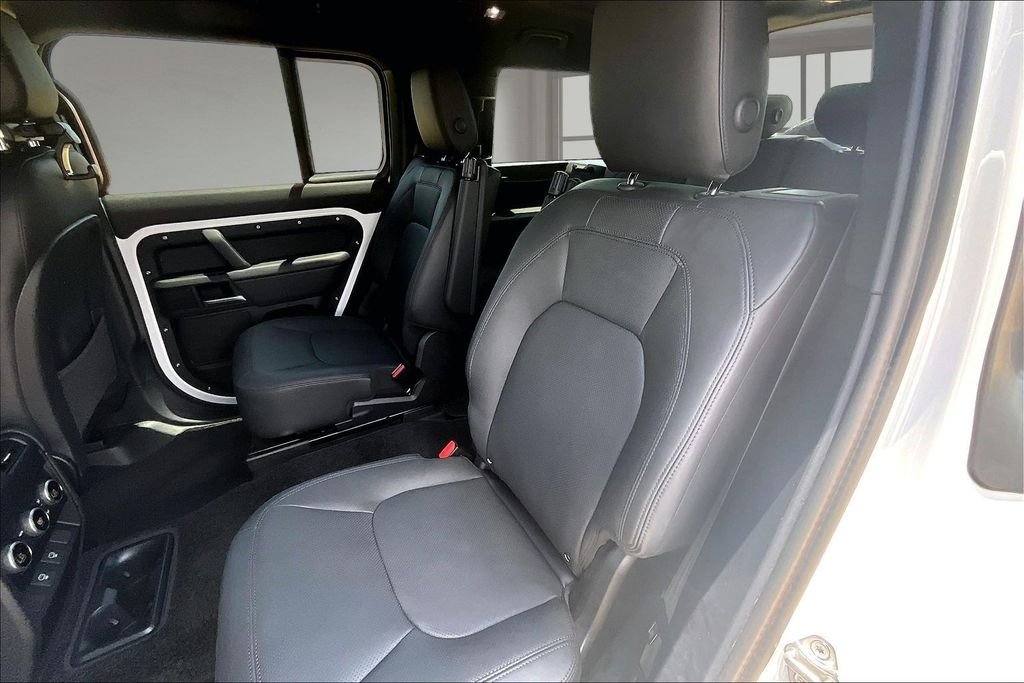 Certified Used 2025 Fuji White Land Rover X-Dynamic SE image 26