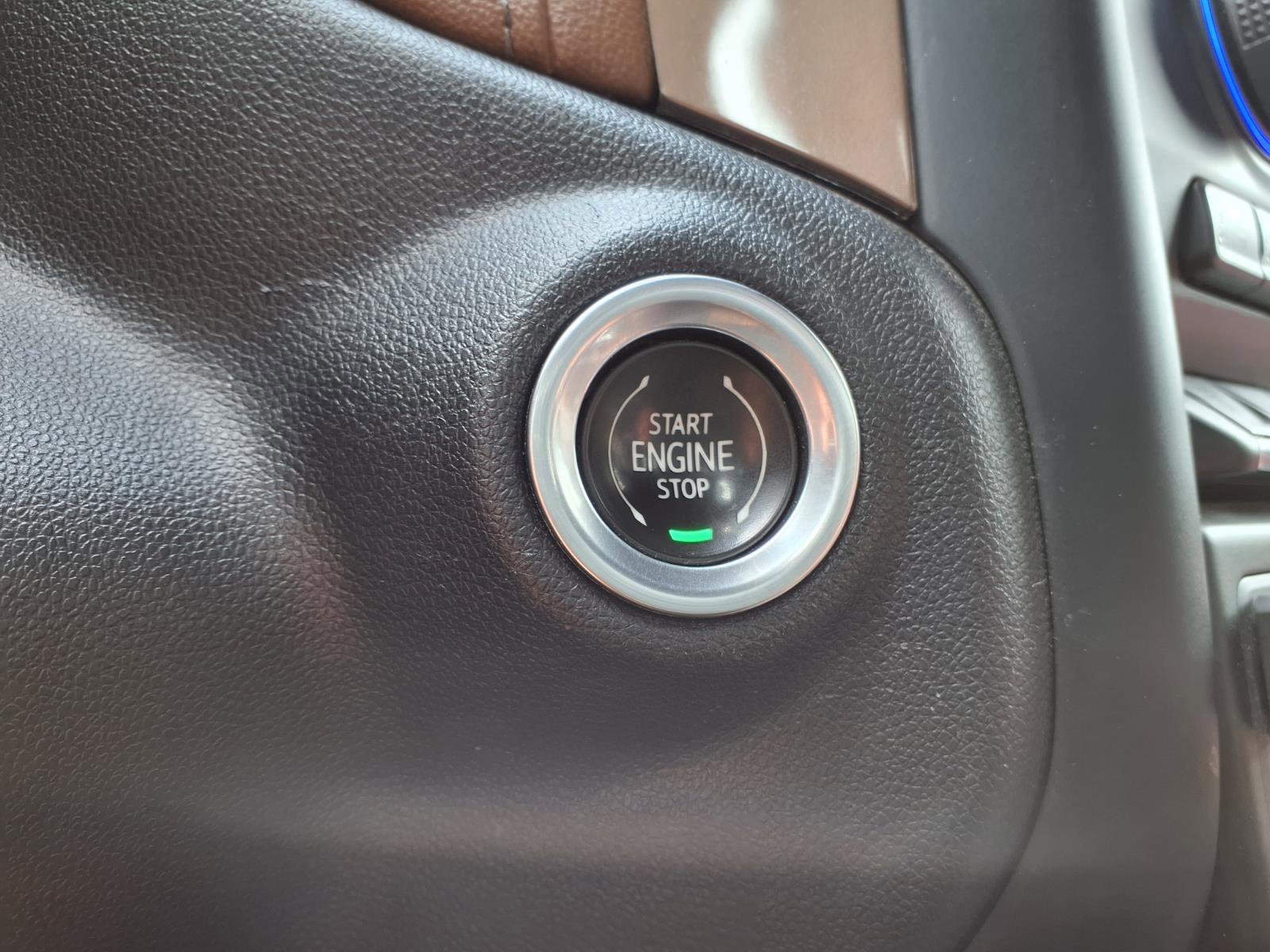 Used 2023 Iridescent Pearl Tricoat Chevrolet High Country image 18