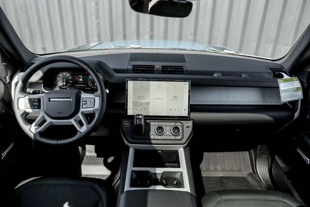 New 2026 Tasman Blue Land Rover S image 19