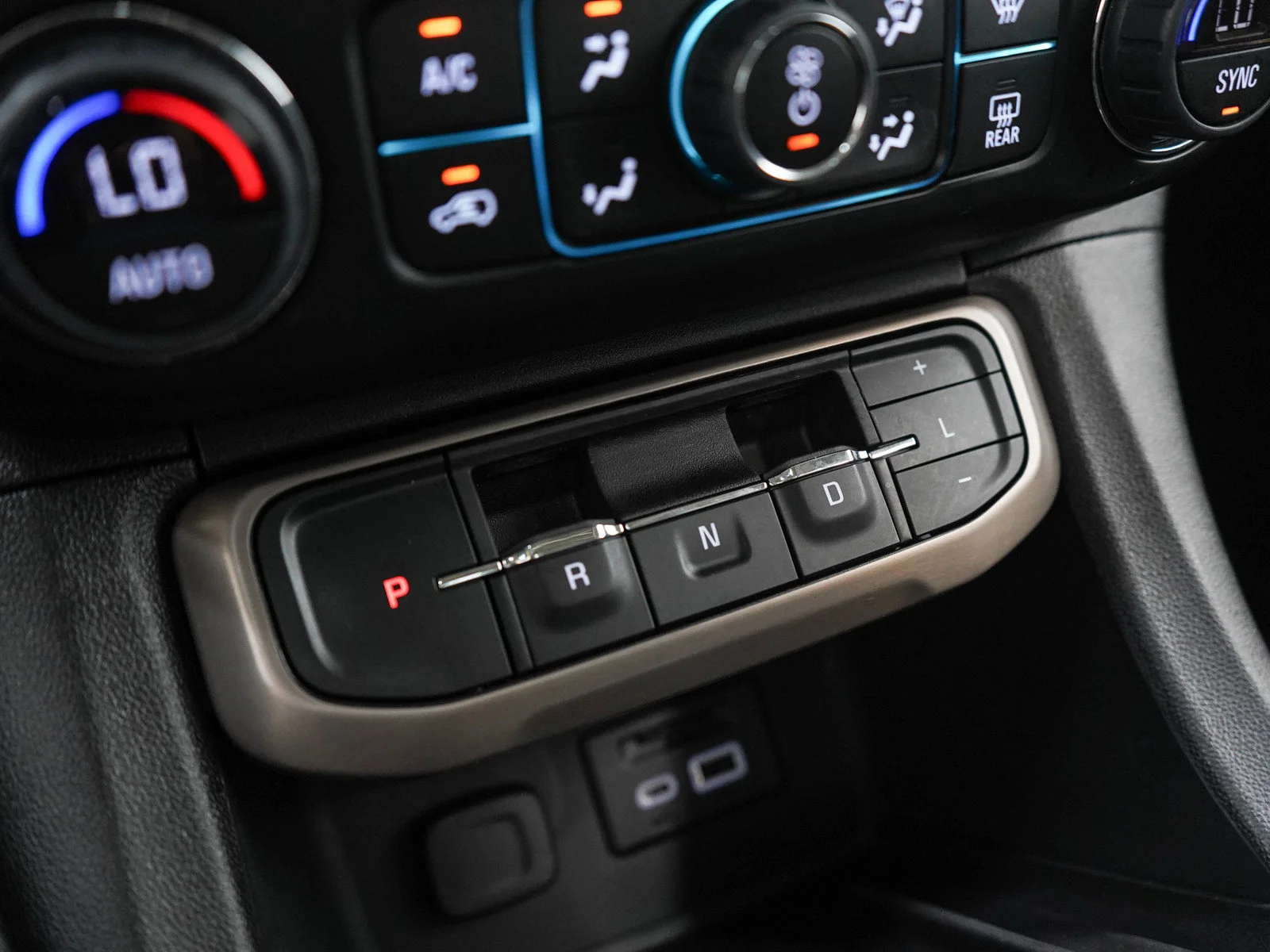Used 2023 EBONY TWILIGHT METALLIC GMC Denali image 27
