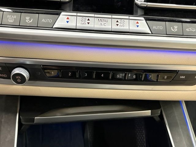 Used 2022 White BMW xDrive40i image 42