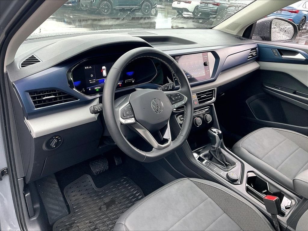 Used 2023 Pure Gray Volkswagen 1.5T SE image 8