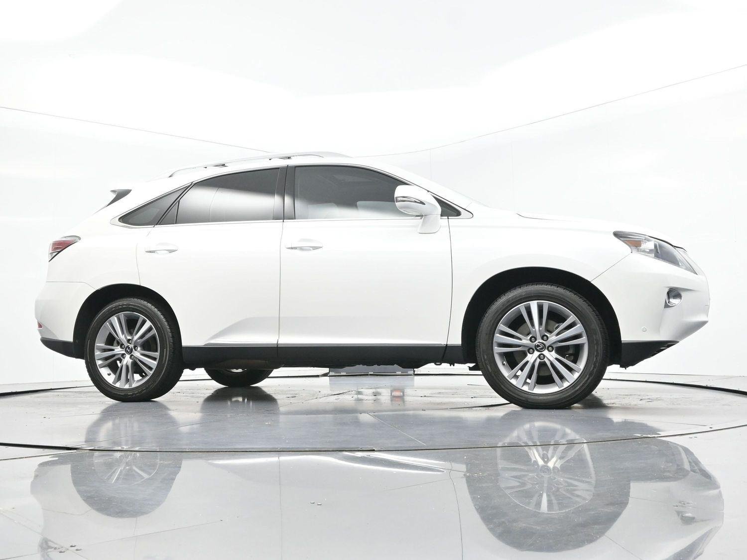 Used 2015 Starfire Pearl Lexus Base image 41
