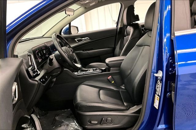 2025 Kia Sportage EX - Photo 22
