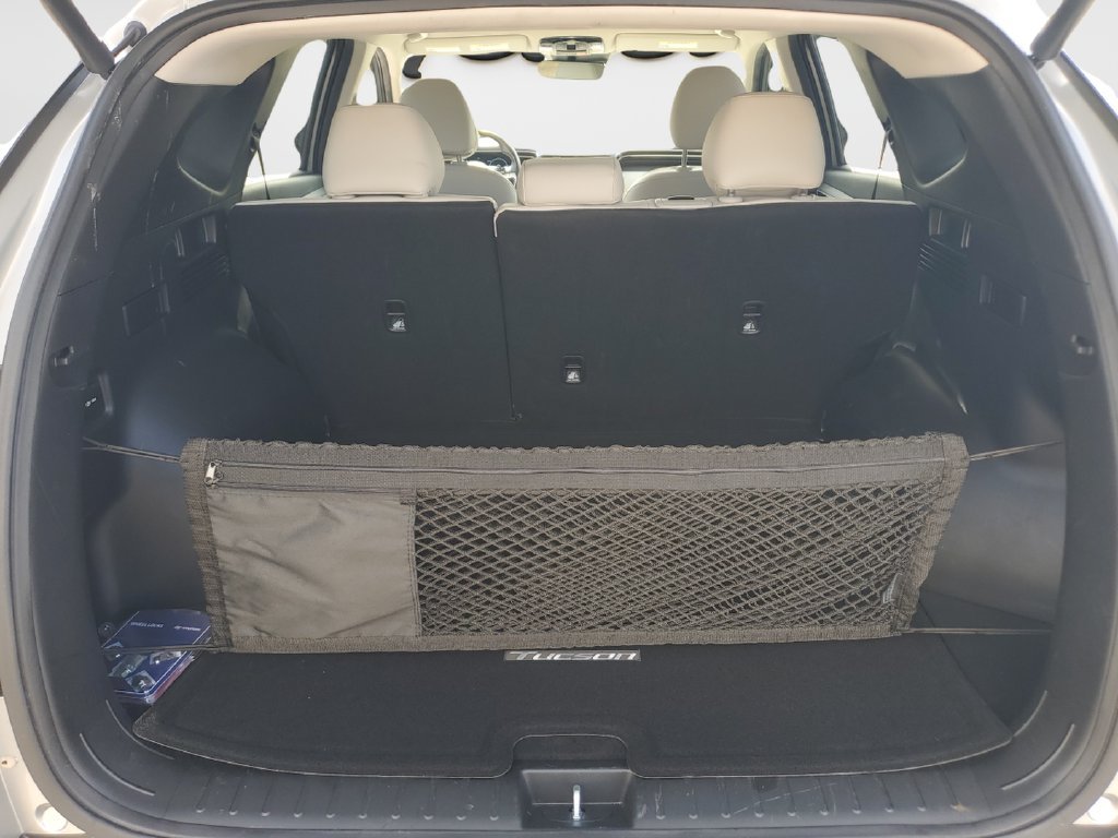 Used 2024 Silver Hyundai SEL image 9