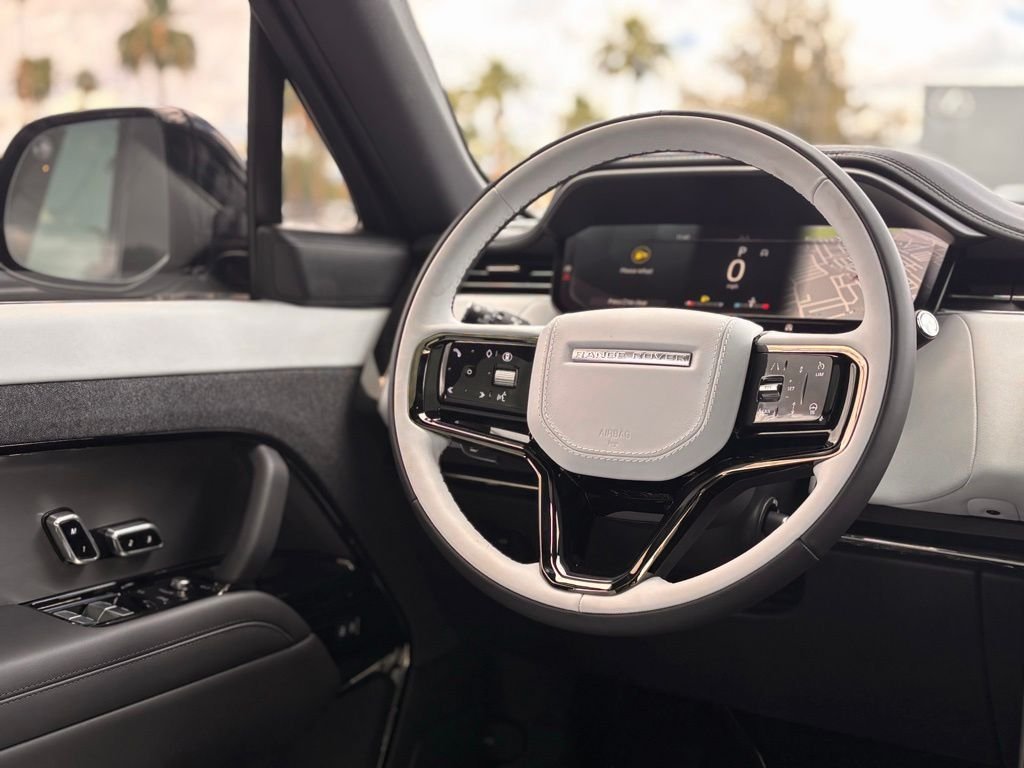 New 2026 Santorini Black Land Rover Dynamic SE image 8