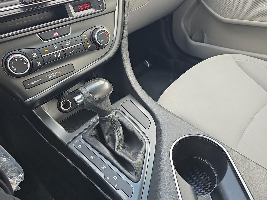 Used 2015 Black Kia LX image 21