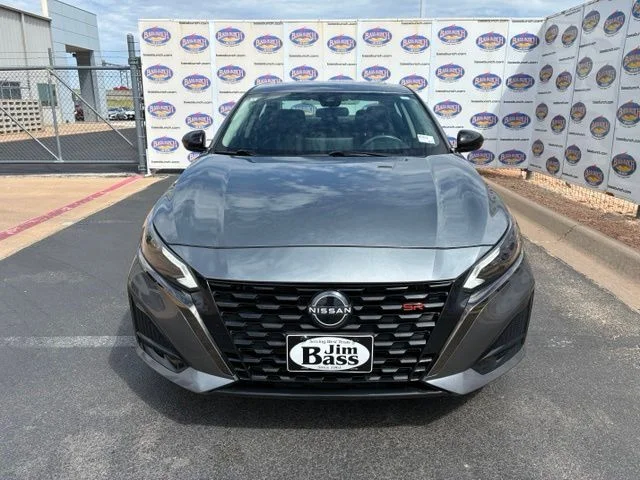 Used 2023 Gun Metallic Nissan 2.5 SR image 3