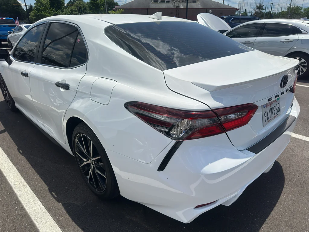 Used 2024 Ice Cap Toyota SE image 3