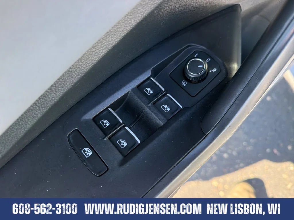 Used 2025 Gray Volkswagen 1.5T SE image 11