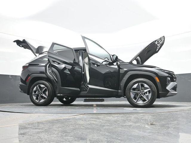 New 2026 Black Hyundai SEL AWD image 31