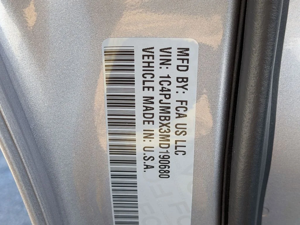 Used 2021 Silver Jeep Trailhawk image 30