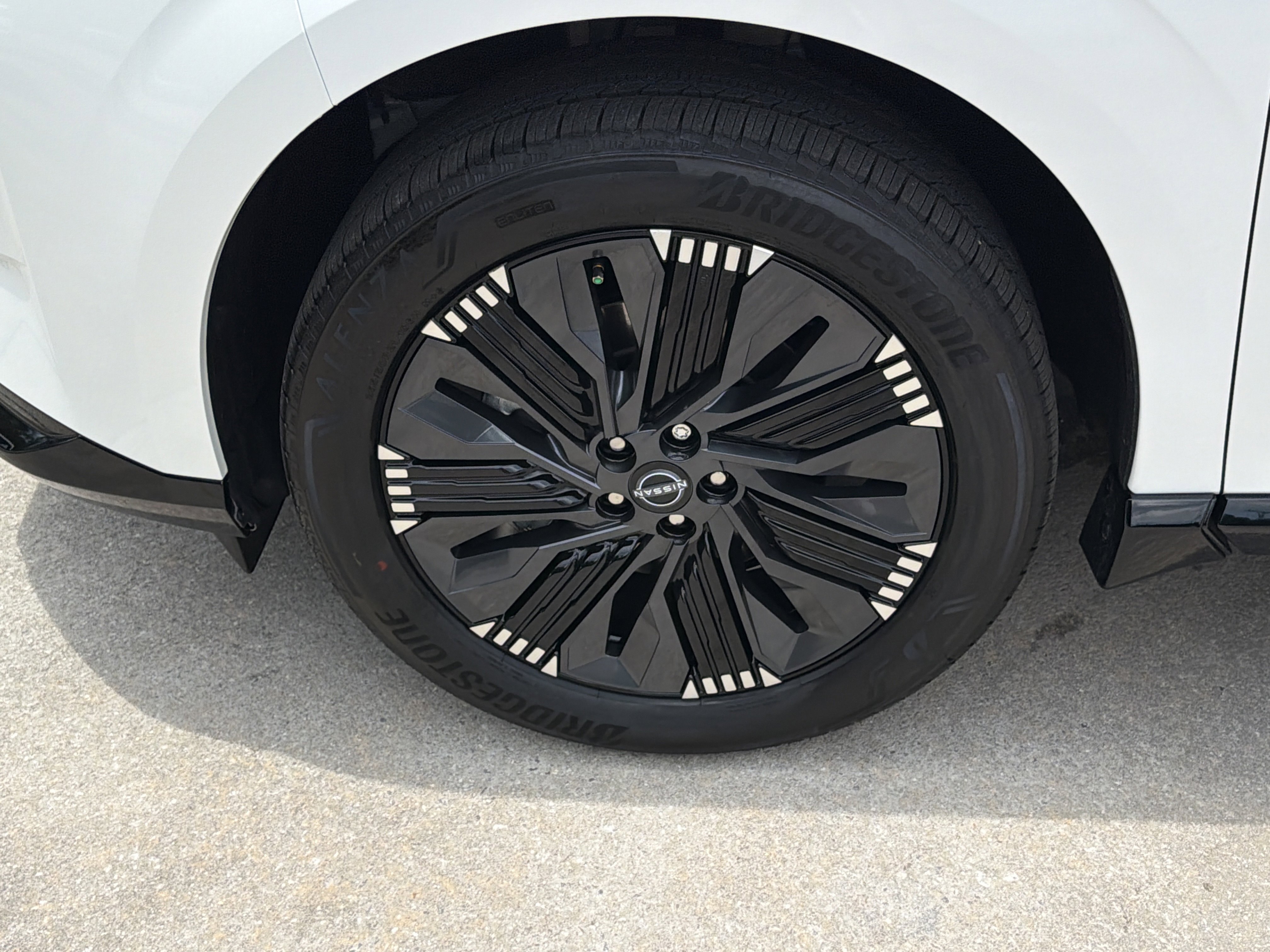 New 2026 Everest White Pearl Tricoat Nissan Platinum image 12