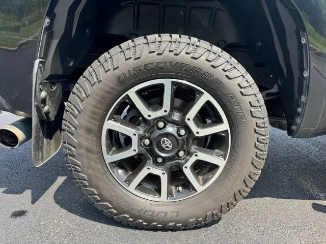 Used 2015 Black Toyota SR5 image 10
