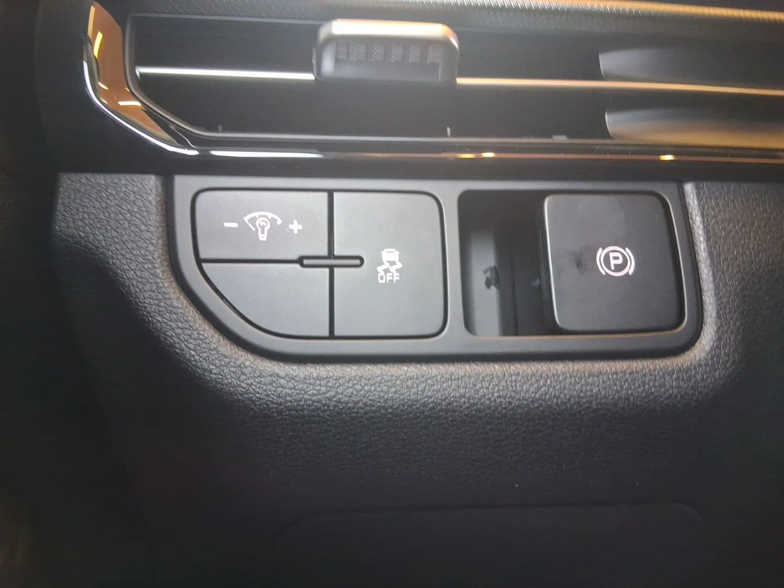 New 2026 White Kia LX image 14