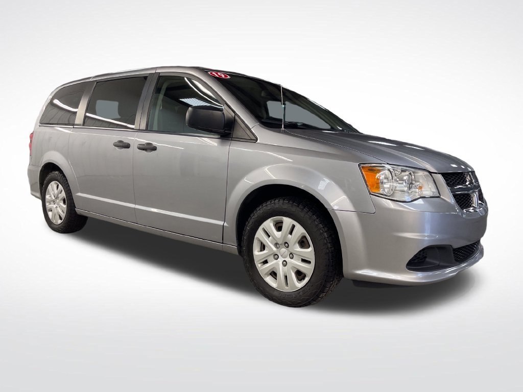 Used 2019 Silver Dodge SE image 8