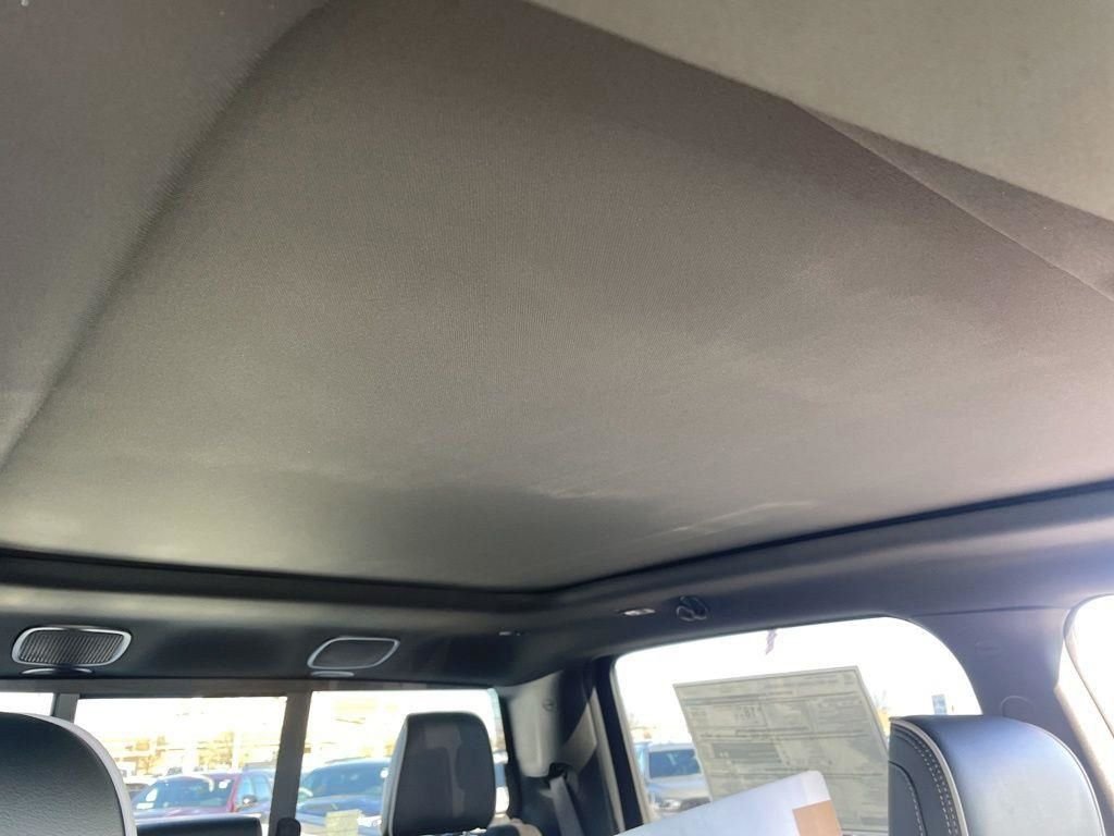 New 2026 Ivory White Tri-Coat Pearl-Coat Exterior Paint RAM Laramie image 42