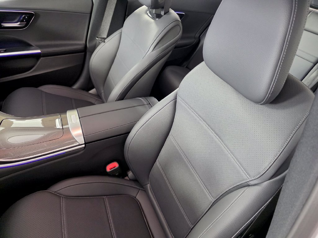 New 2026 MANUFAKTUR Alpine Grey Mercedes-Benz C 300 image 25