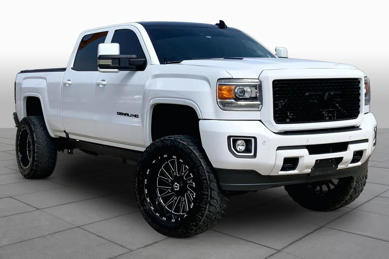 Used 2016 Summit White GMC Denali image 3