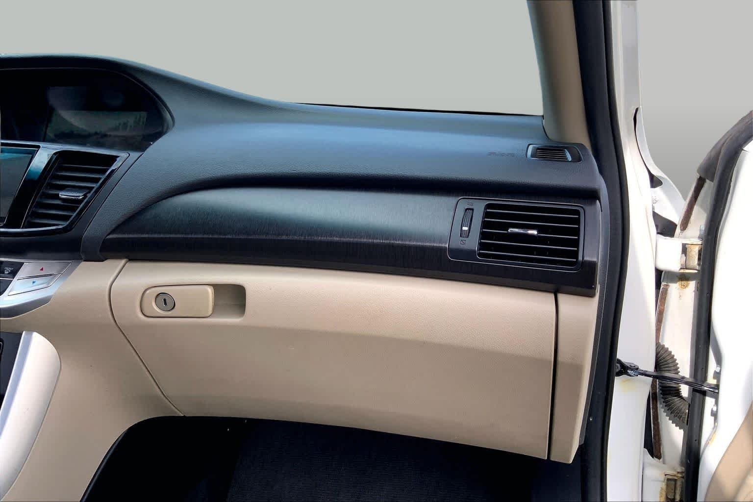 Used 2015  Honda  image 18