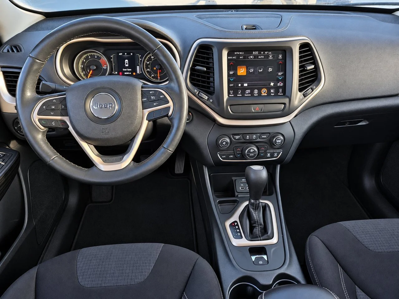 Used 2016 Bright White Jeep Latitude FWD image 26