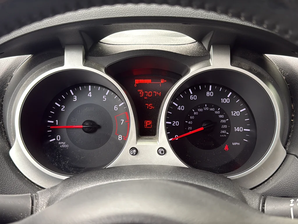 Used 2017 Gray Nissan SL image 25