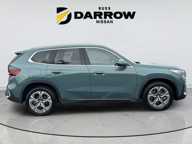 Used 2023 Green BMW xDrive28i image 6