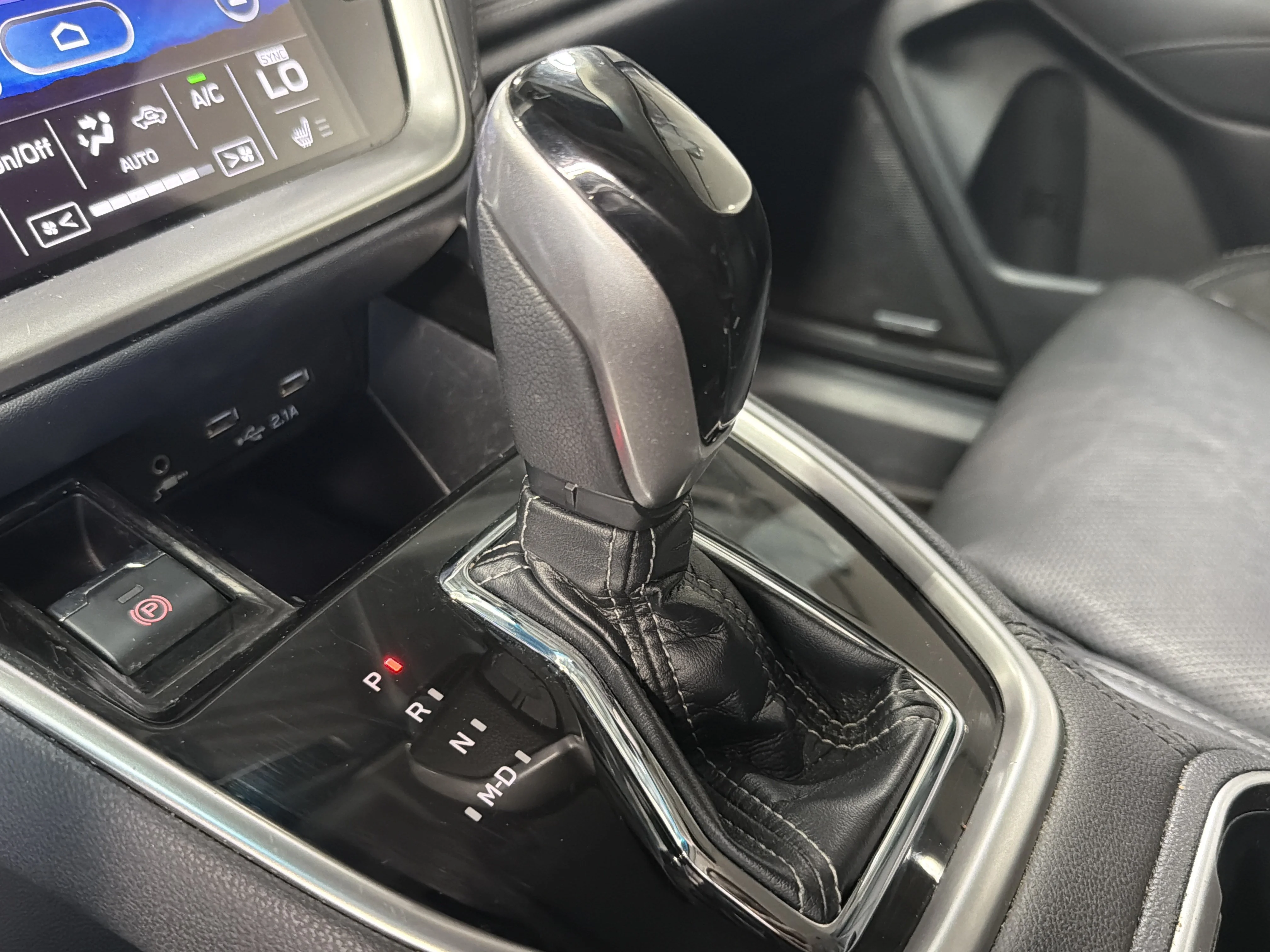 Used 2020 Magnetite Gray Metallic Subaru Limited image 22