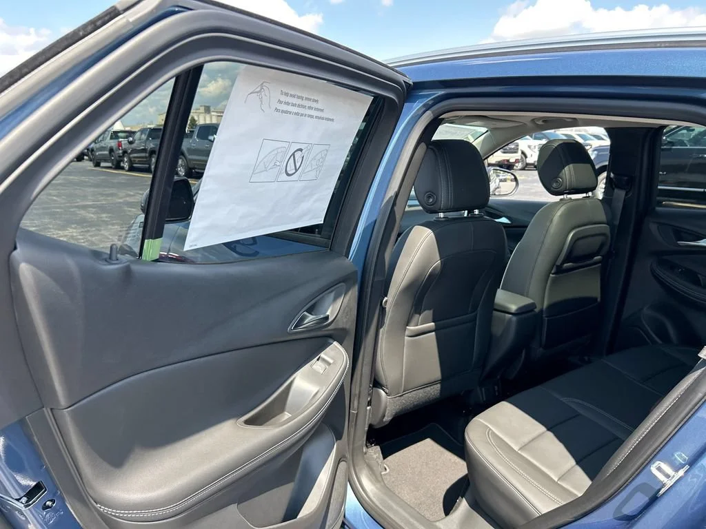 New 2026 Ocean Blue Metallic Buick Avenir image 31