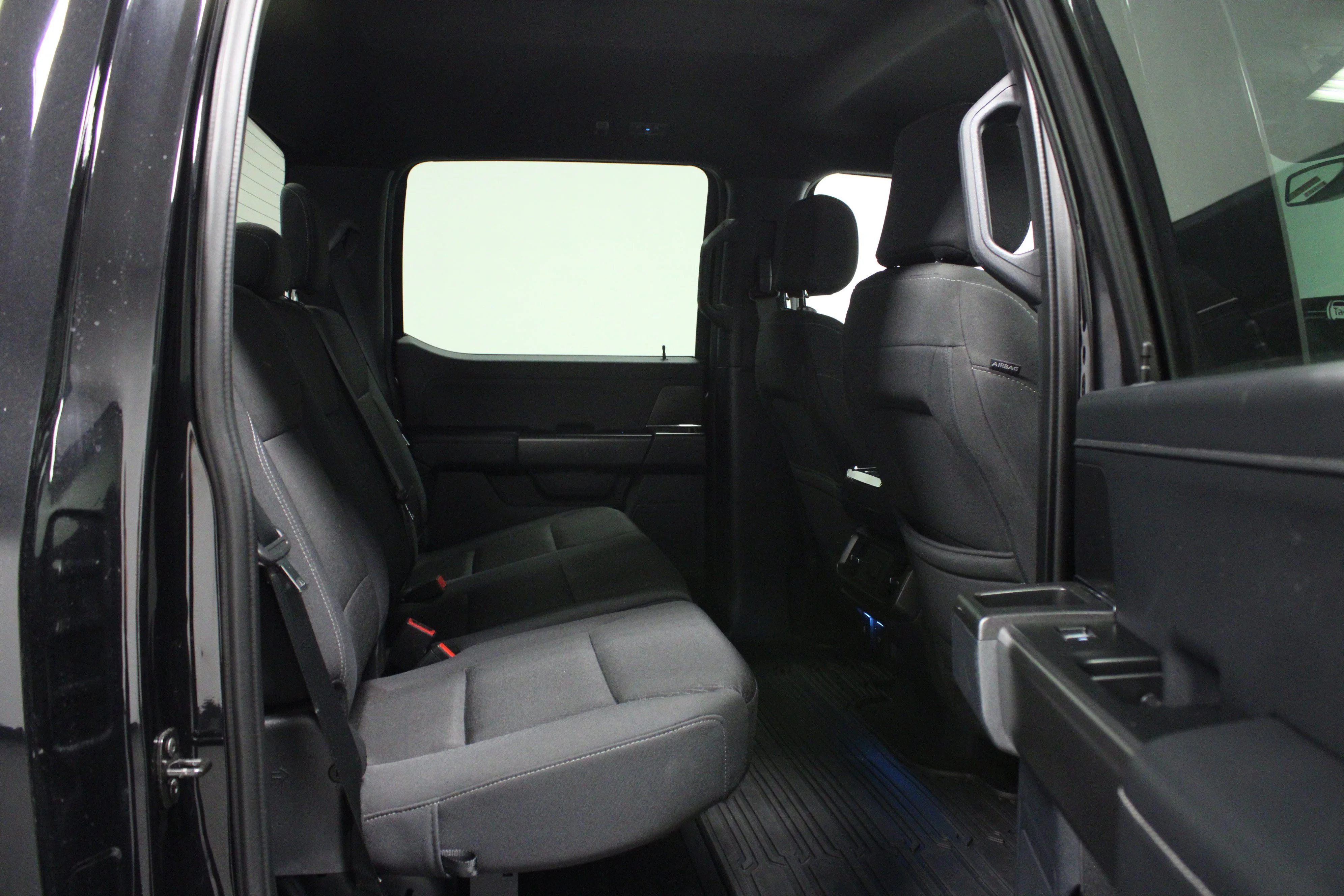 Used 2024 Agate Black Metallic Ford XLT image 15