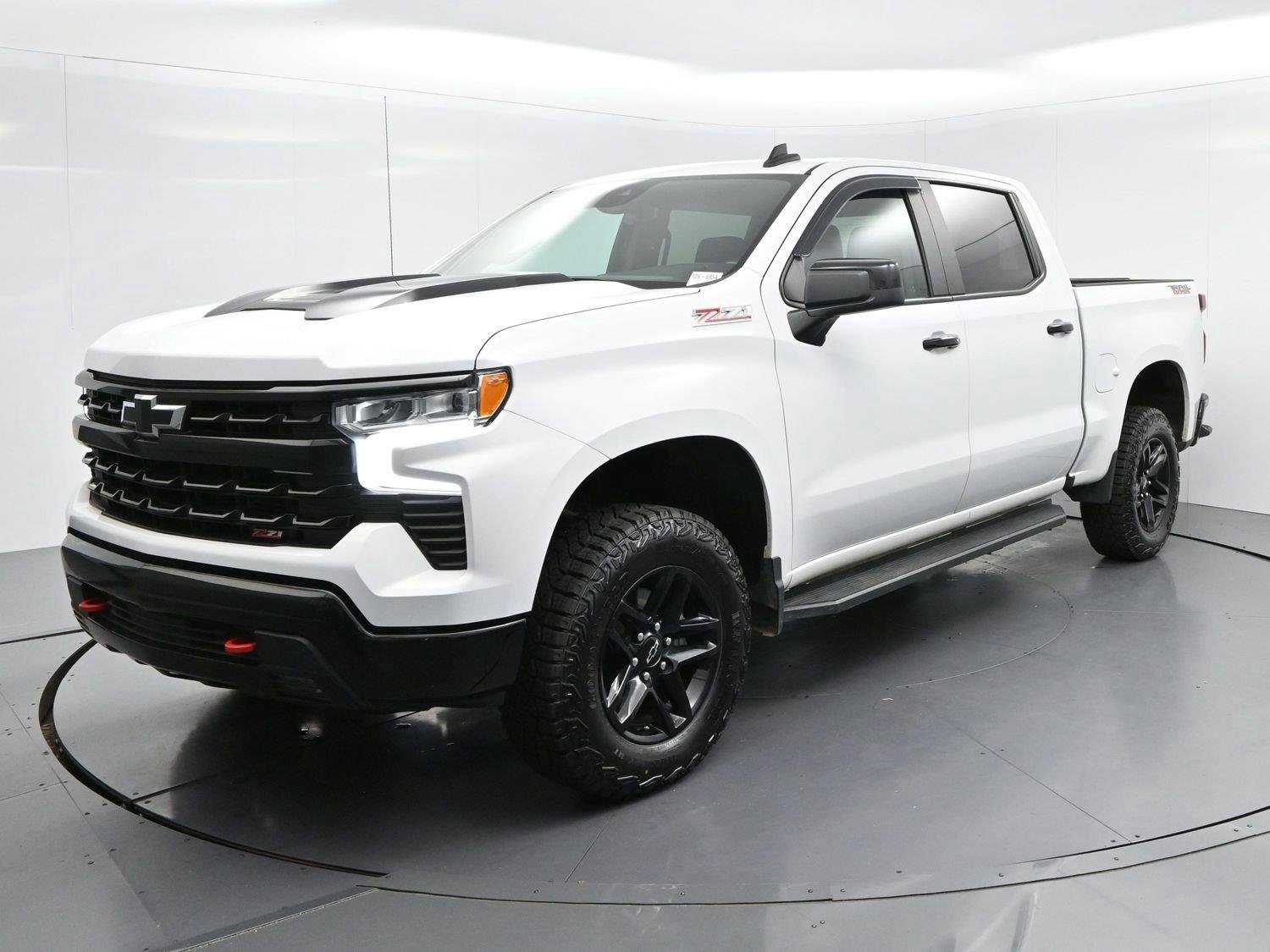 Used 2024 Summit White Chevrolet LT Trail Boss image 3