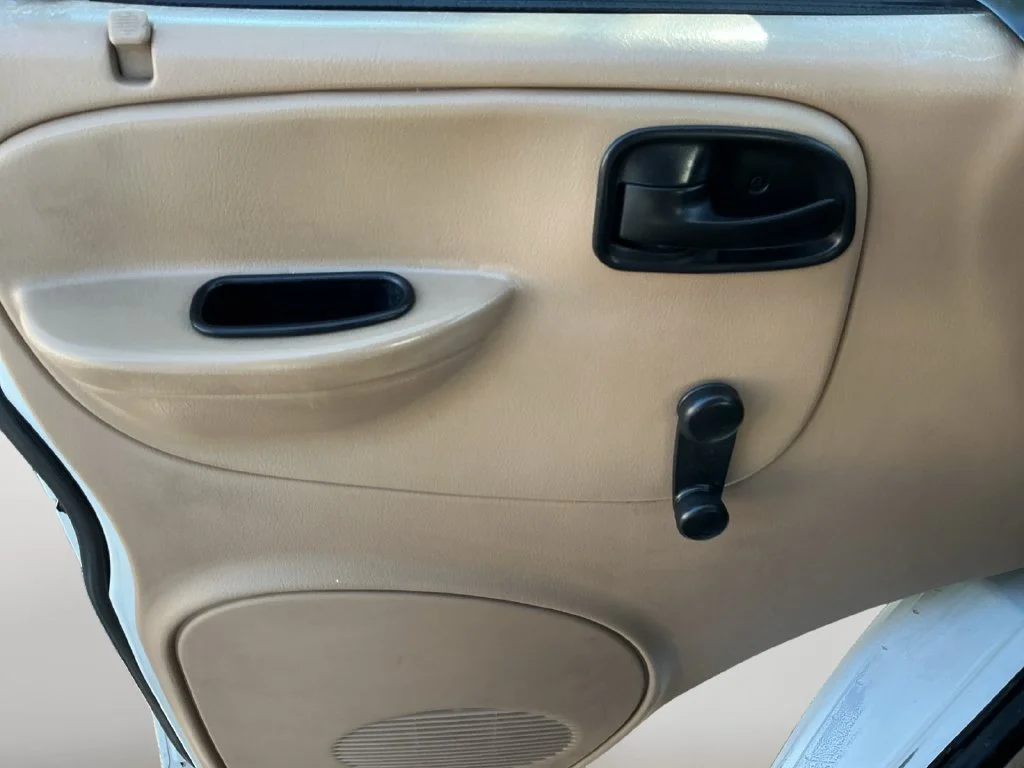 Used 2000 White Dodge Base image 10