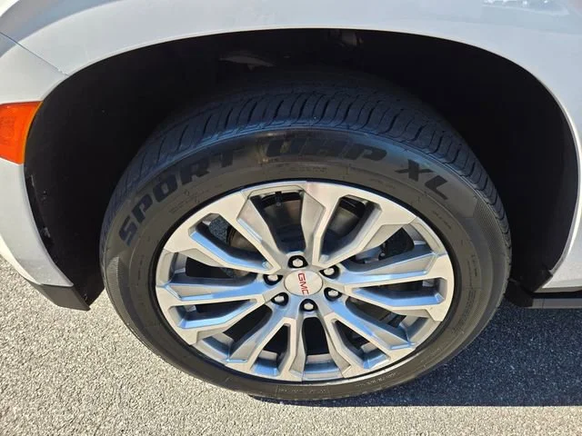 Used 2023 White Frost Tricoat GMC Denali image 25