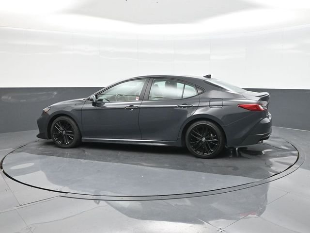 Used 2025  Toyota SE image 5