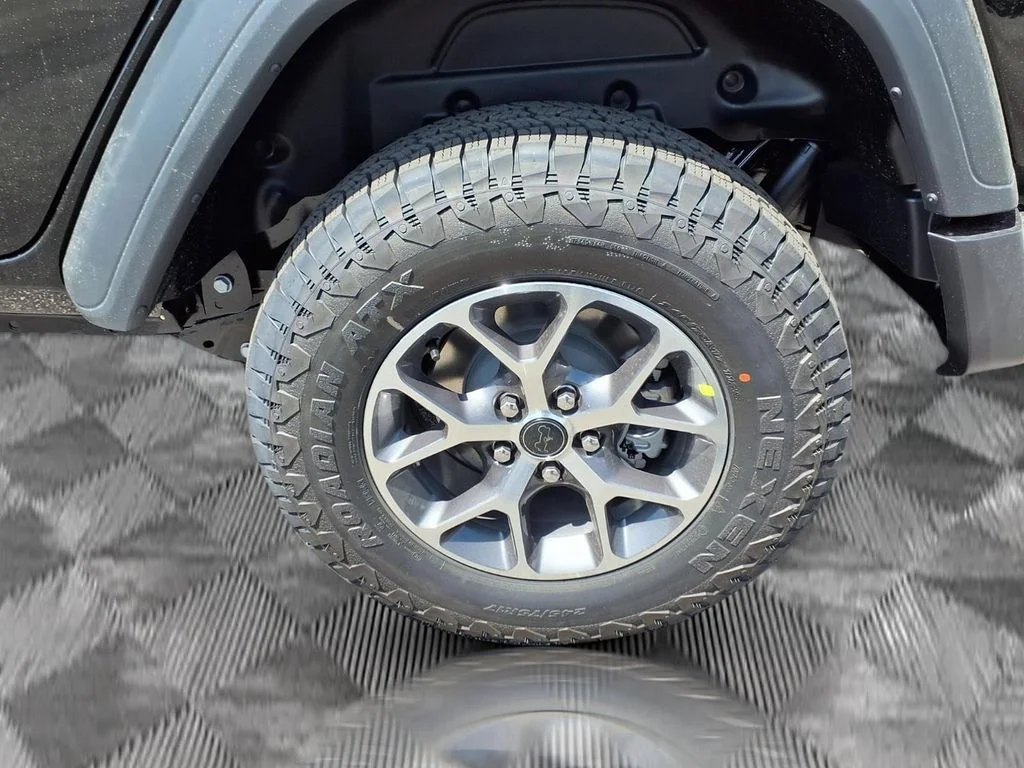 New 2026 Black Clear-Coat Exterior Paint Jeep Sport S image 21