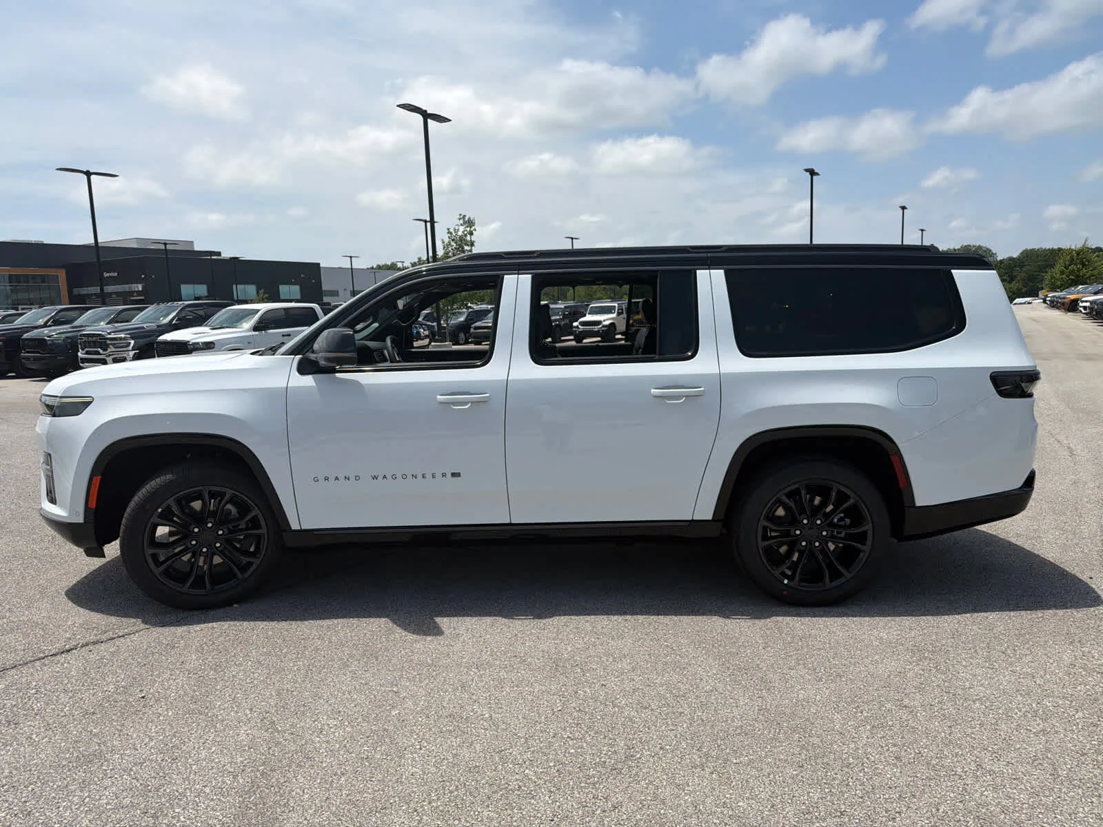 New 2026 Bright White Clearcoat Jeep Summit Obsidian image 5