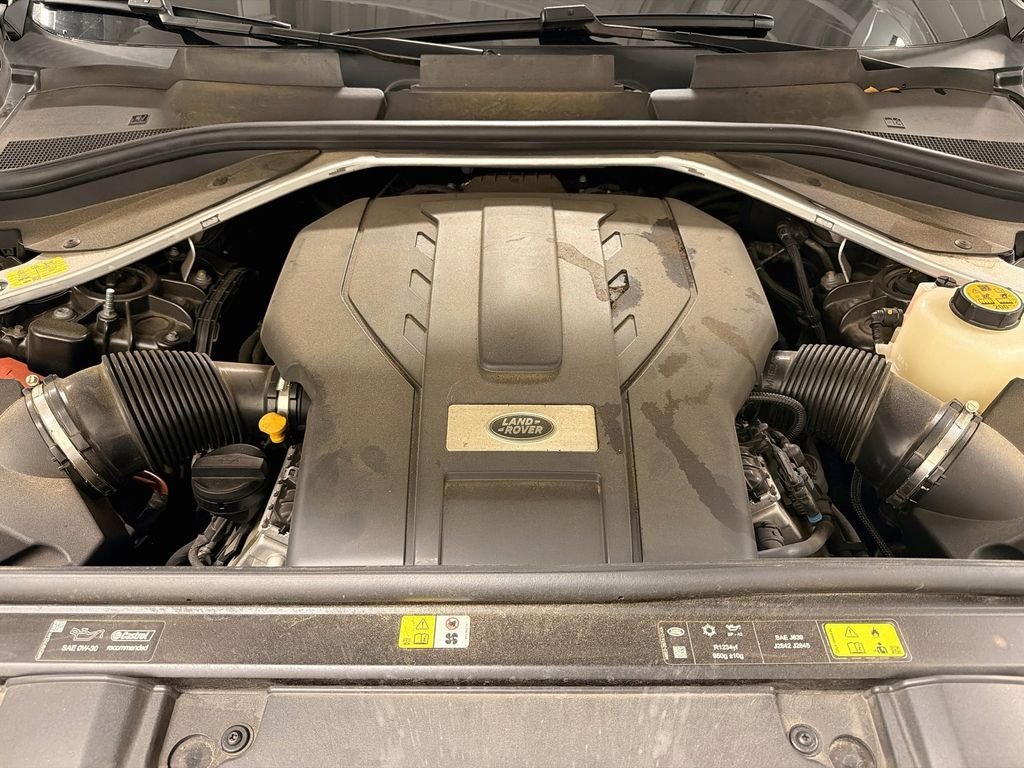 Used 2023 Carpathian Grey Premium Metallic Land Rover Autobiography image 32
