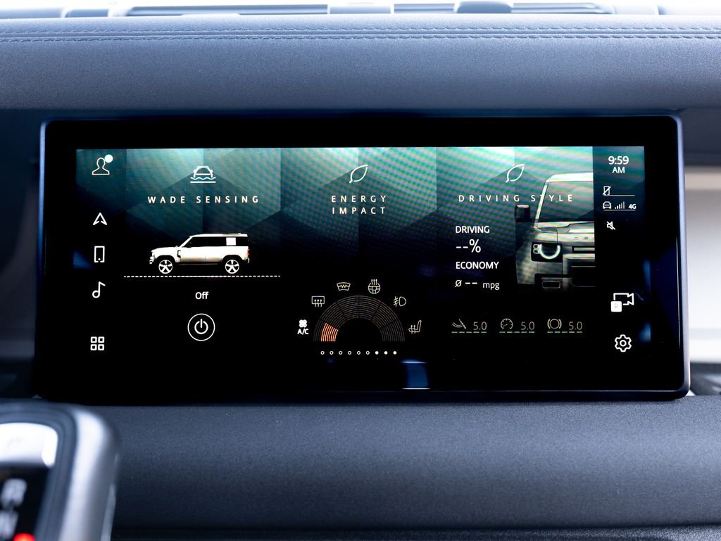 Used 2022 Gray Land Rover X-Dynamic SE image 23
