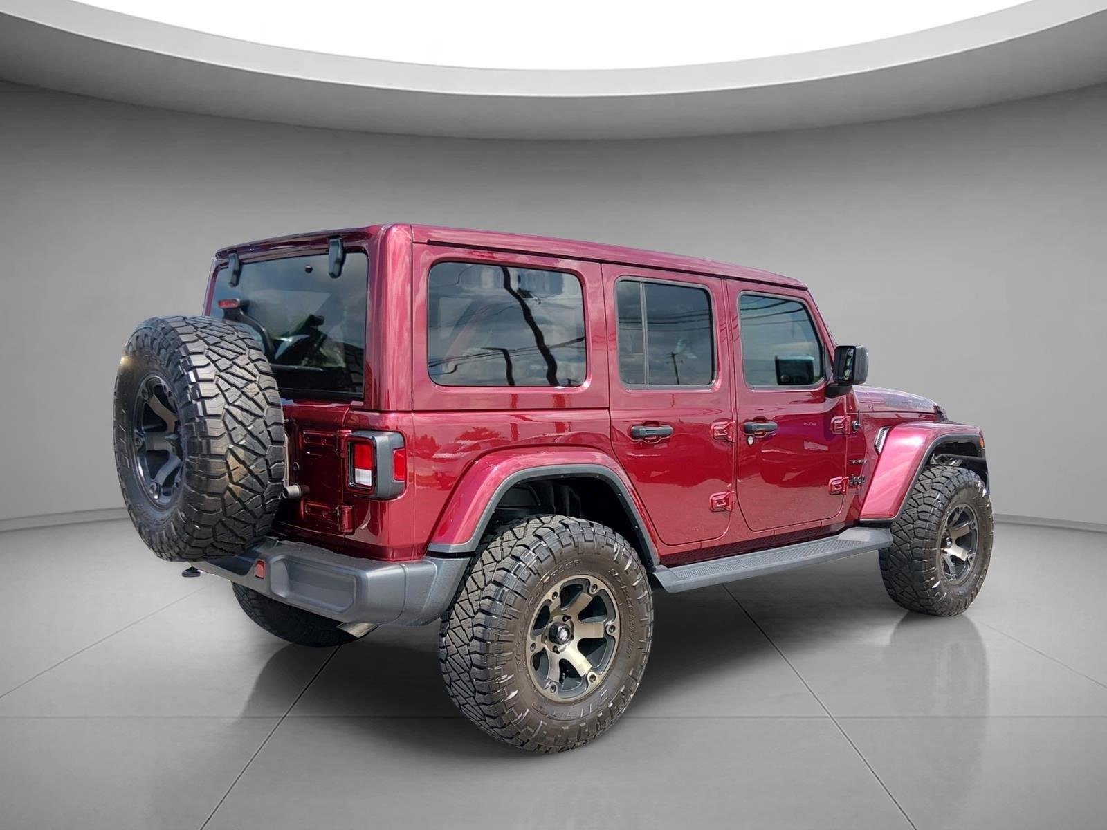 Used 2022 Snazzberry Pearlcoat Jeep Unlimited Sahara image 5