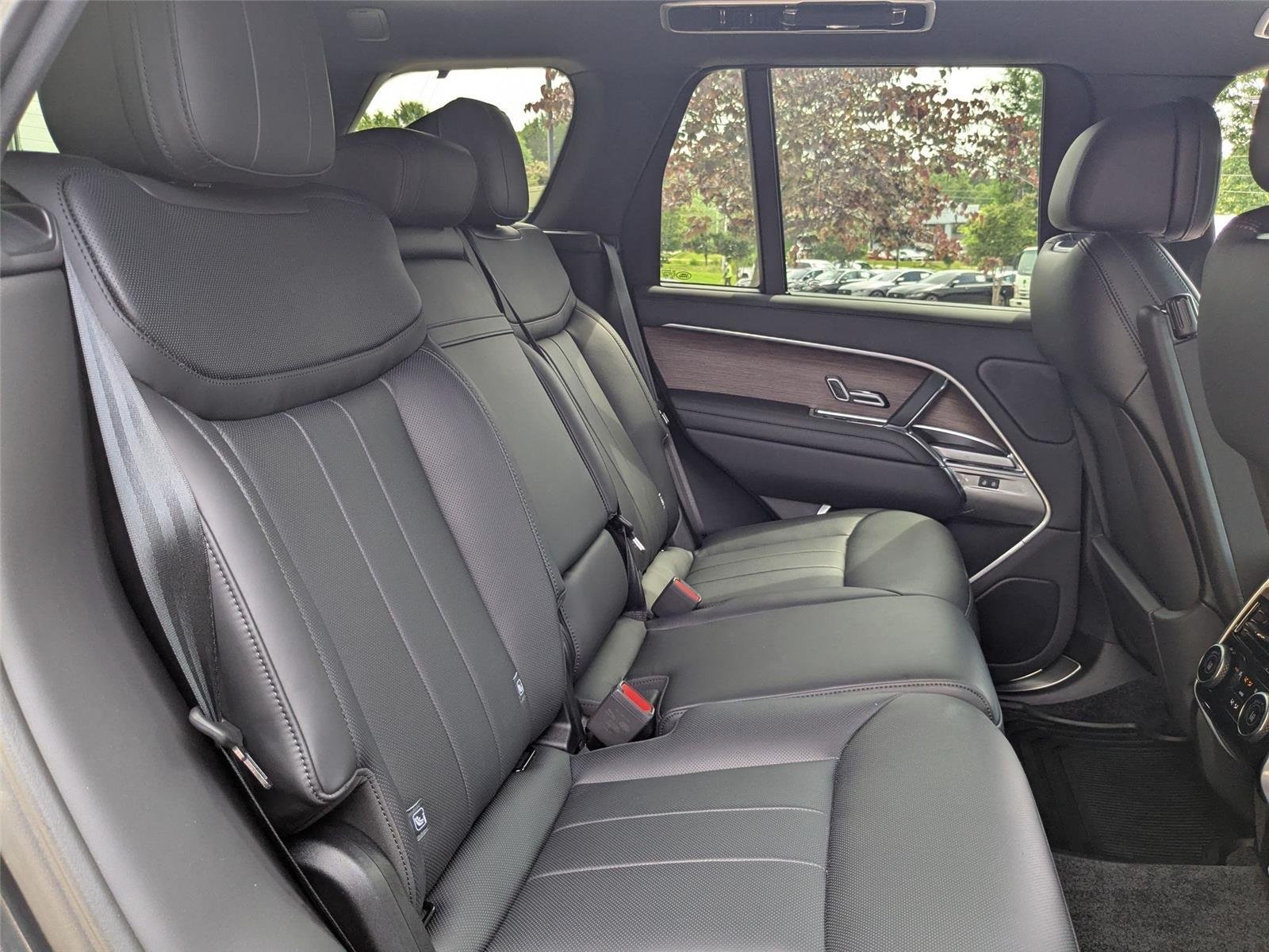 Used 2025 Carpathian Grey Premium Metallic Land Rover SE image 31