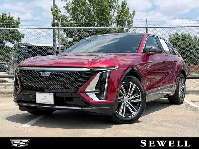 2024 Cadillac LYRIQ Luxury 1