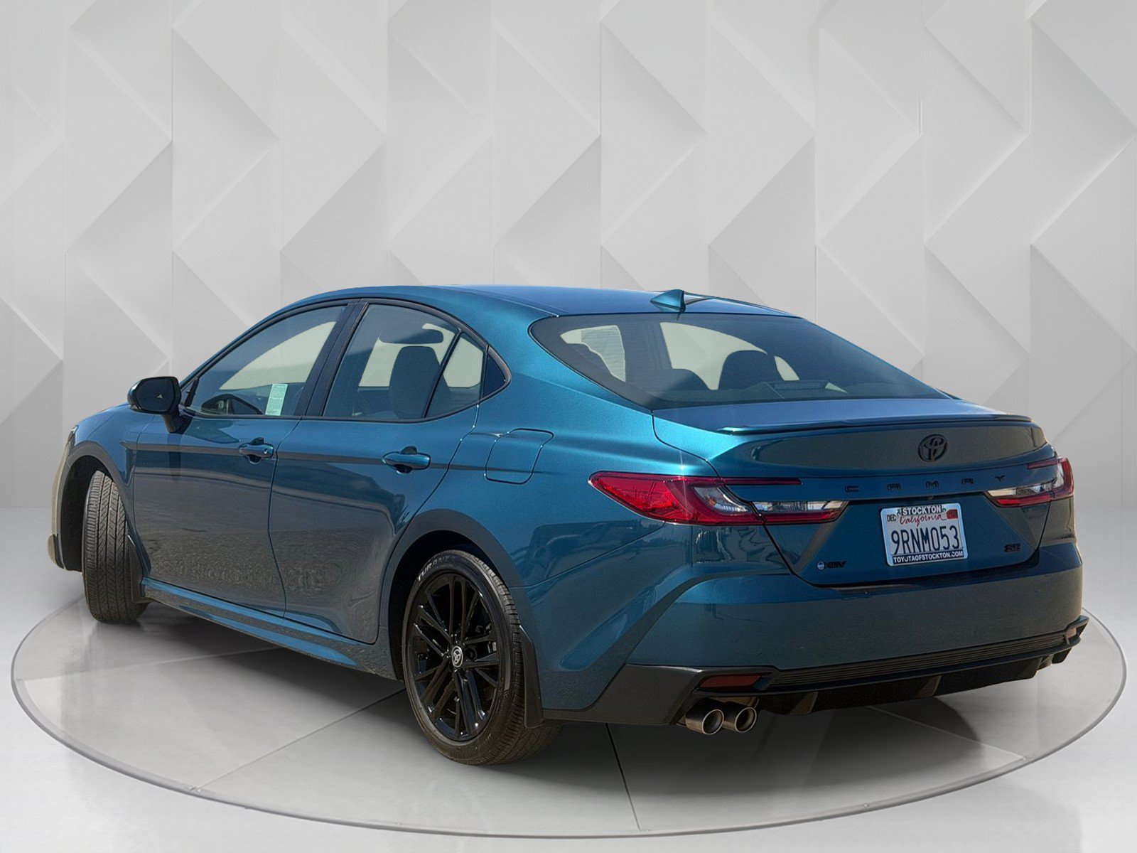 Used 2025 Ocean Gem Toyota SE image 3