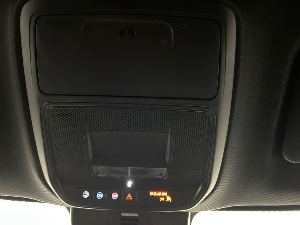2025 GMC Acadia Elevation - Photo 29