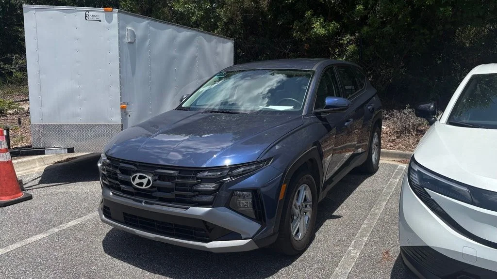 Used 2026 Blue Hyundai SE image 1