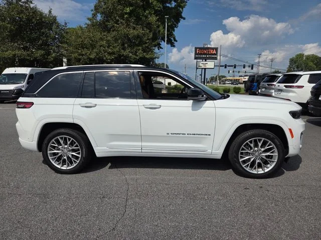 Used 2023 White Jeep Summit 4xe image 10