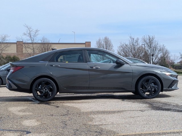 Used 2026 Gray Hyundai SEL Sport image 8