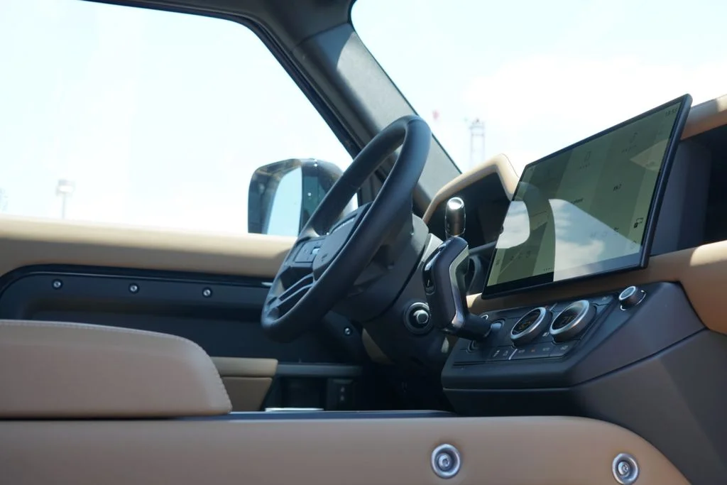 New 2026 Black Land Rover X-Dynamic SE image 30