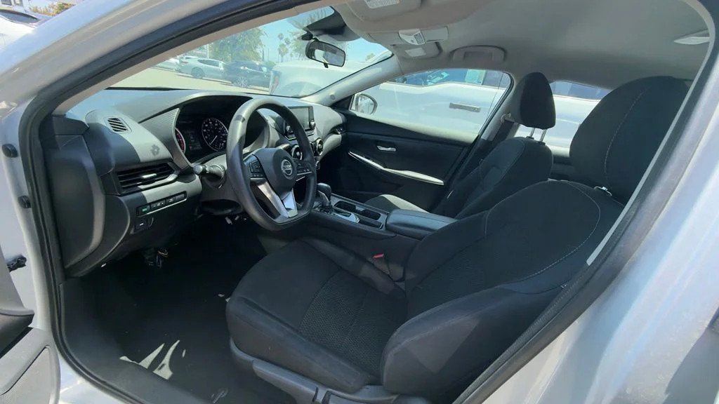 Used 2021 Brilliant Silver Metallic Nissan S image 5
